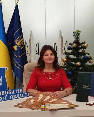 Рада адвокатів Харківської області щиро вітає з професійним святом Днем адвокатури України!